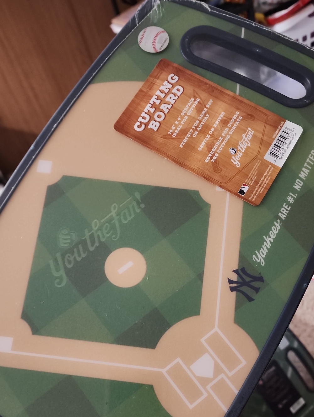 NY YANKEES Authentic Decorative Cutting Board 14.5 X 9 - Picture 2 of 3
